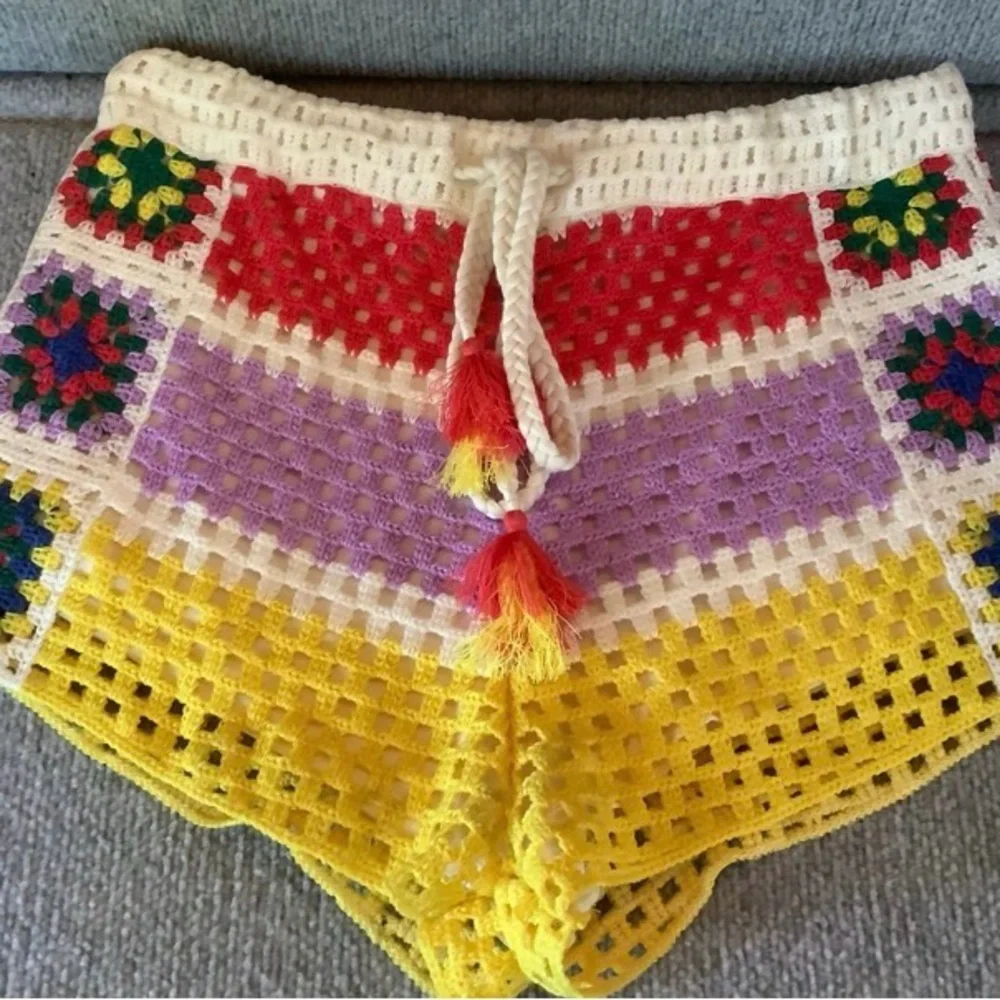 Designer Farm Rio Mixed Crochet Lined Shorts Size M in EUC/MSRP of $170! - Picture 3 of 8